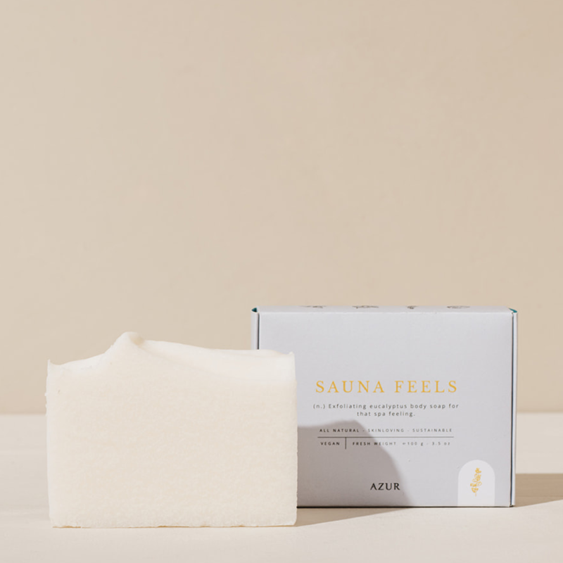 Sapone al sale marino ed eucalipto: esfolia, purifica e profuma. Perfetto per rasatura e pelli sensibili. Effetto spa a casa, ogni giorno.
