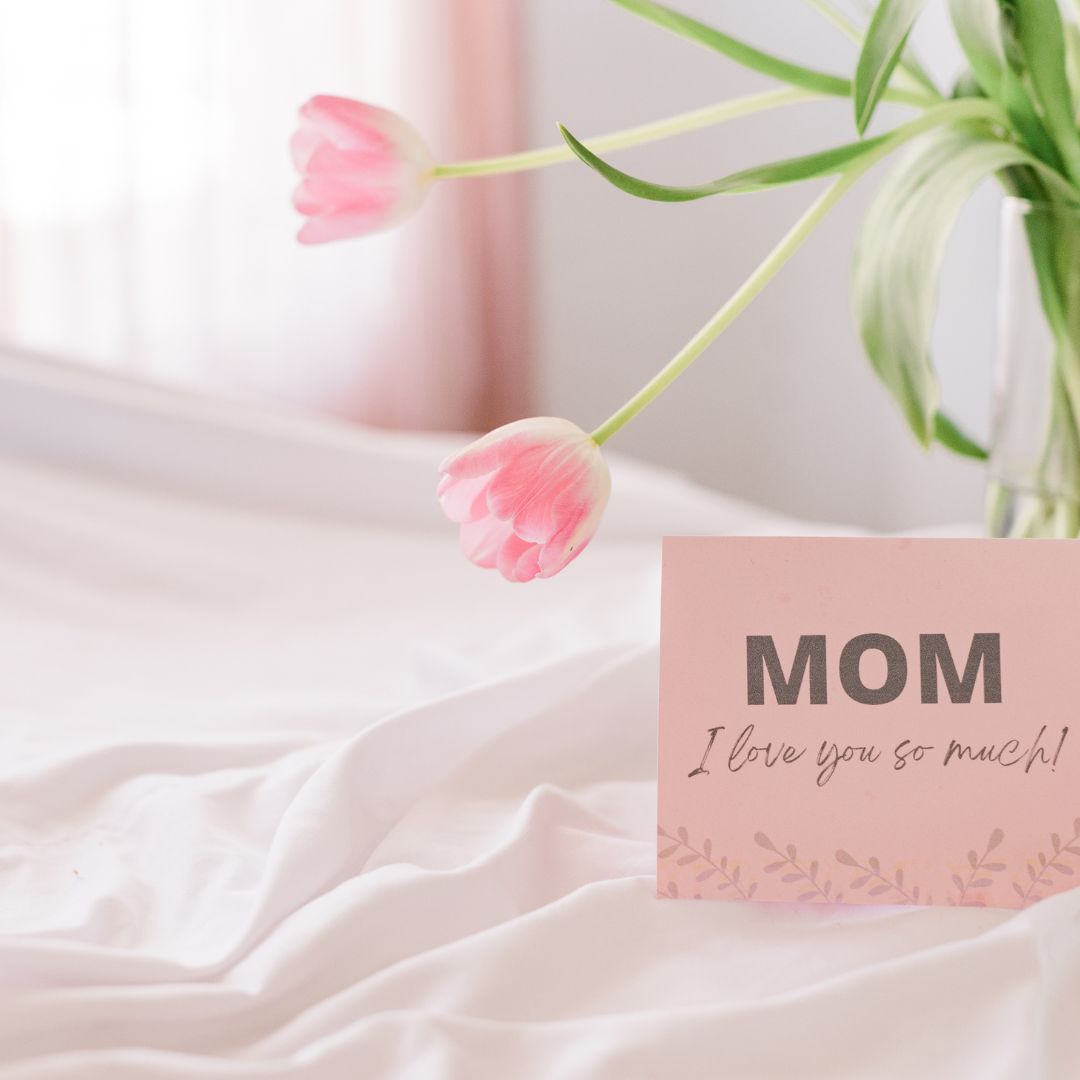 Idee regalo eleganti per la Festa della Mamma su bettistyle.it: profumi, skincare e candele per celebrare bellezza e amore