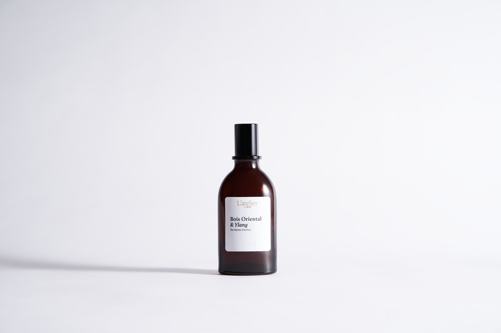 Flacone profumo Ylang Éternel con note esotiche di ylang-ylang, spezie e legni orientali