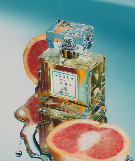 Flacone profumo Acqua dell'Elba Riviera con agrumi, fragranza estiva ispirata alla costa mediterranea